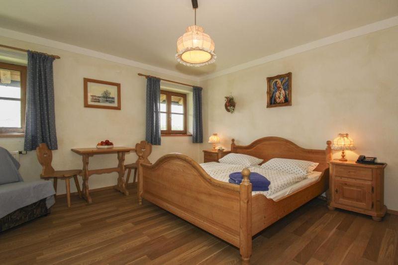 Ferienwohnungen Reiter Kirchanschoring Room photo